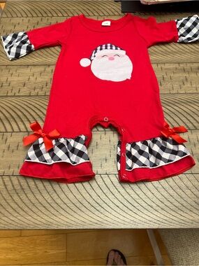 Red Santa Appliqué One-Piece Bodysuit for Babies Size 3-6 M NWOT